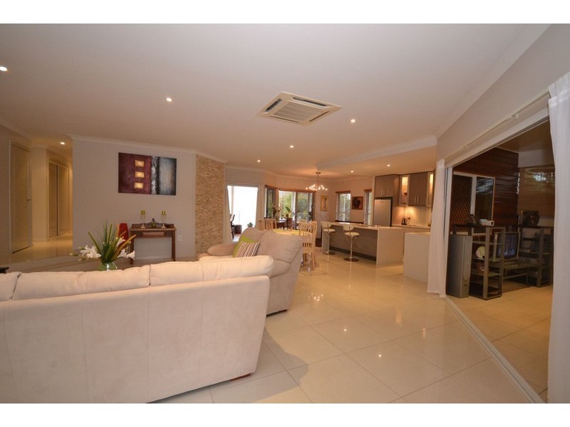 2 Freshwater Drive, Branyan QLD 4670