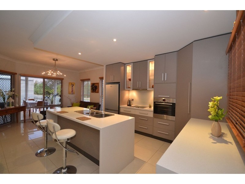 2 Freshwater Drive, Branyan QLD 4670