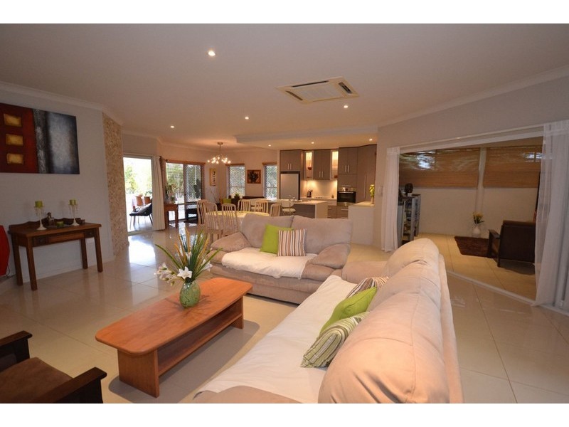 2 Freshwater Drive, Branyan QLD 4670