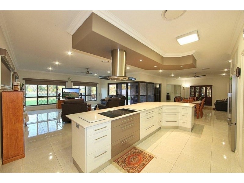 25 Pinto Avenue, Branyan QLD 4670