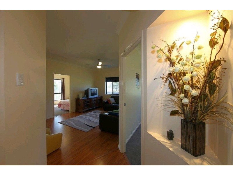 12 Raewood Close, Coral Cove QLD 4670