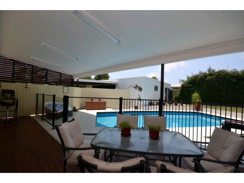 18 Wilson Street, Kepnock QLD 4670