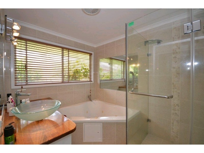 18 Wilson Street, Kepnock QLD 4670