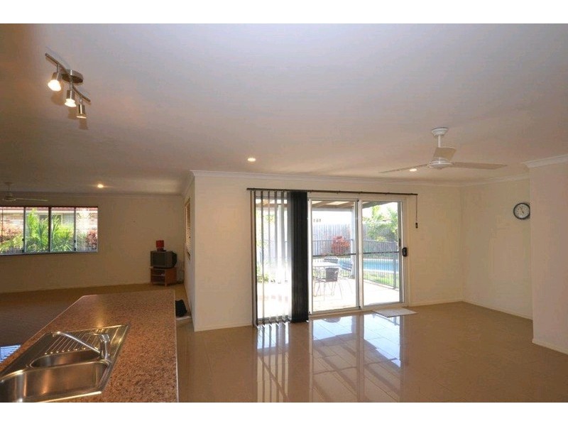 32 Explorers Way, Bargara QLD 4670