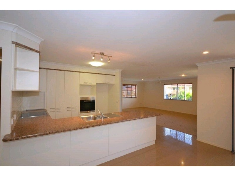 32 Explorers Way, Bargara QLD 4670