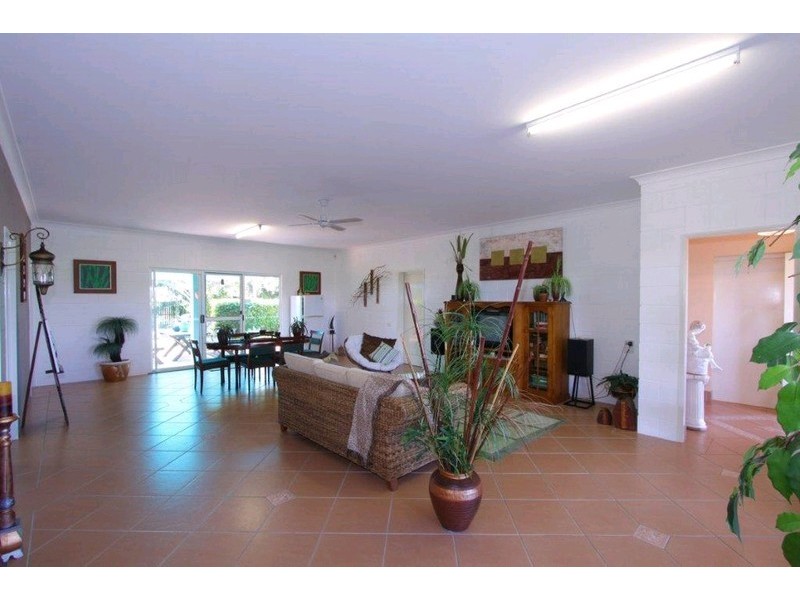34 Lihs Street, Elliott Heads QLD 4670
