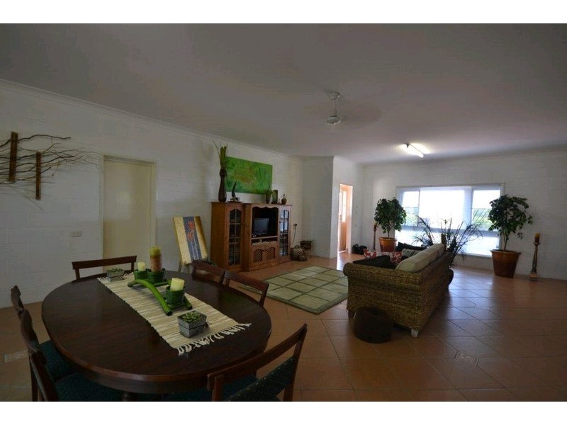 34 Lihs Street, Elliott Heads QLD 4670