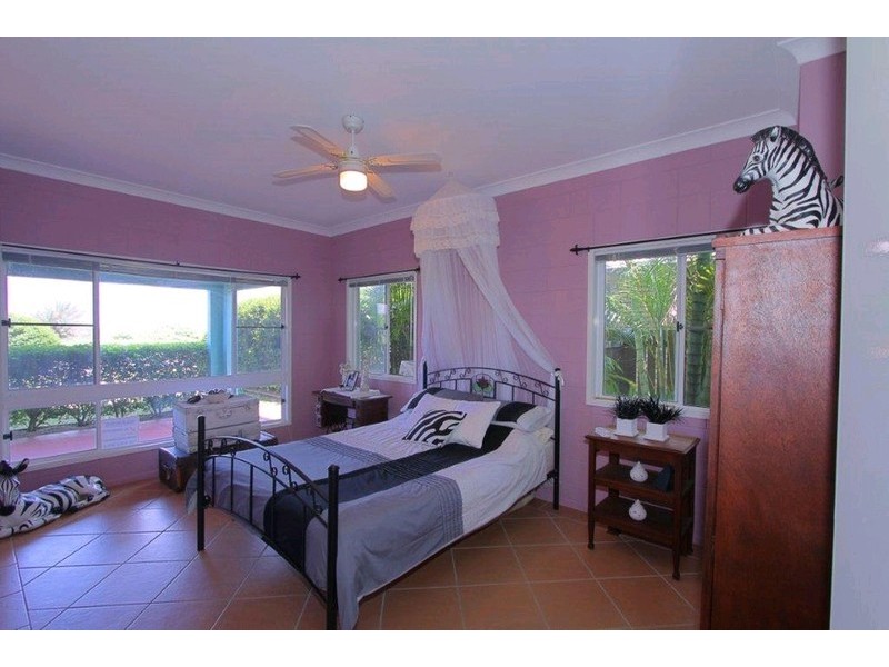 34 Lihs Street, Elliott Heads QLD 4670