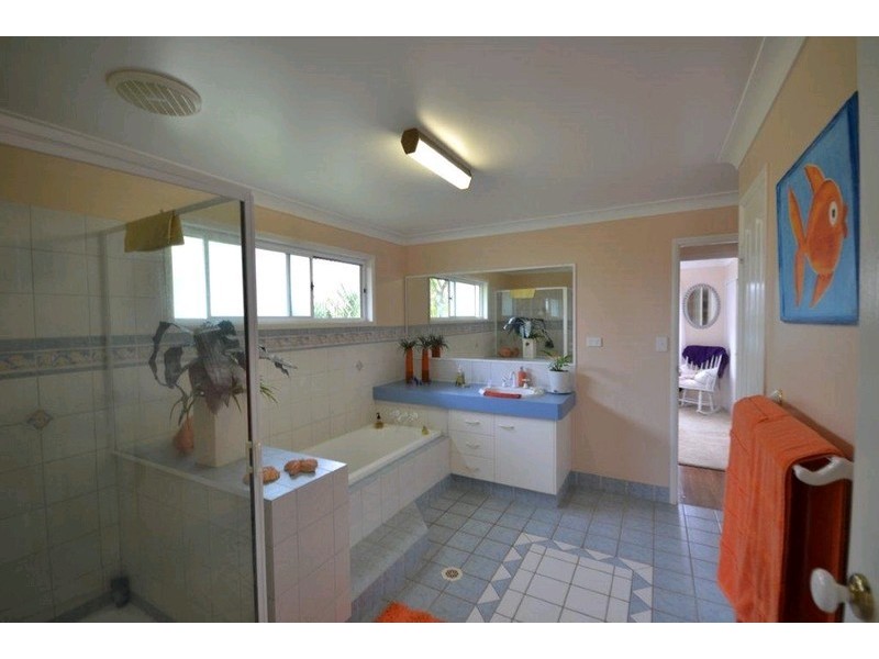 34 Lihs Street, Elliott Heads QLD 4670