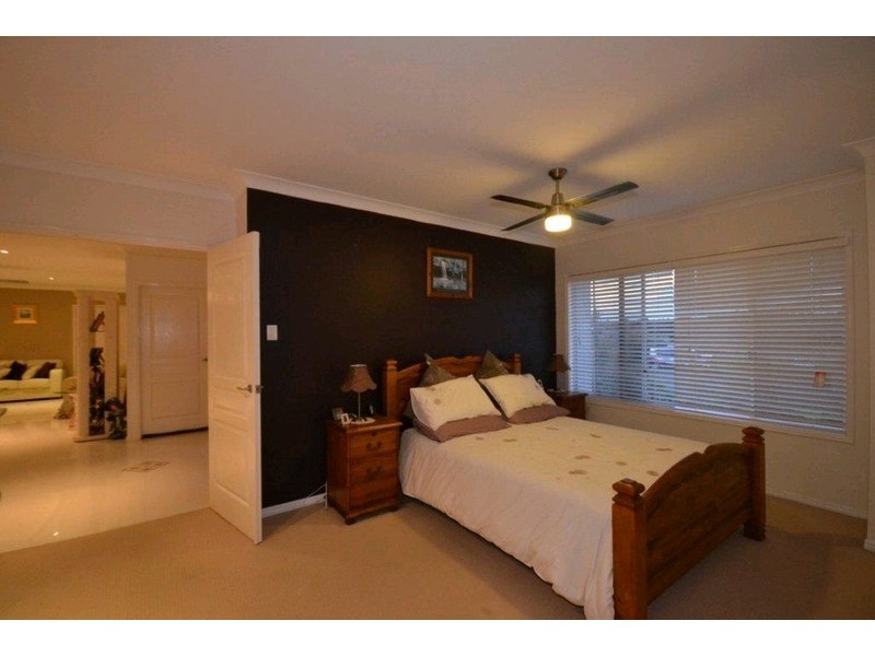 21 Back Hill Drive, Coral Cove QLD 4670