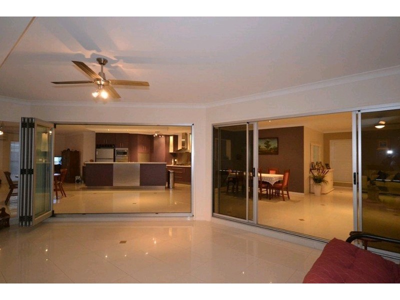 21 Back Hill Drive, Coral Cove QLD 4670