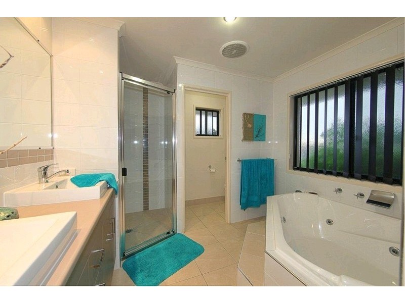 1 Seashell Court, Innes Park QLD 4670