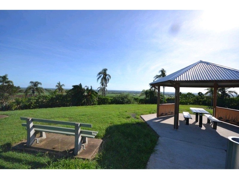 4 Rehbein Avenue, Qunaba QLD 4670