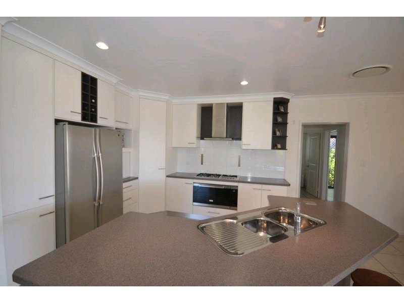 16 Bisdee Street, Coral Cove QLD 4670