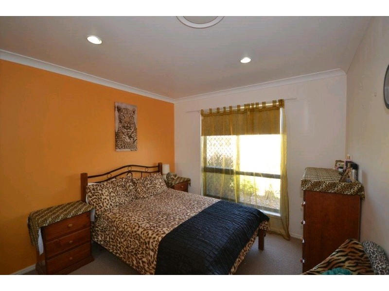 16 Bisdee Street, Coral Cove QLD 4670