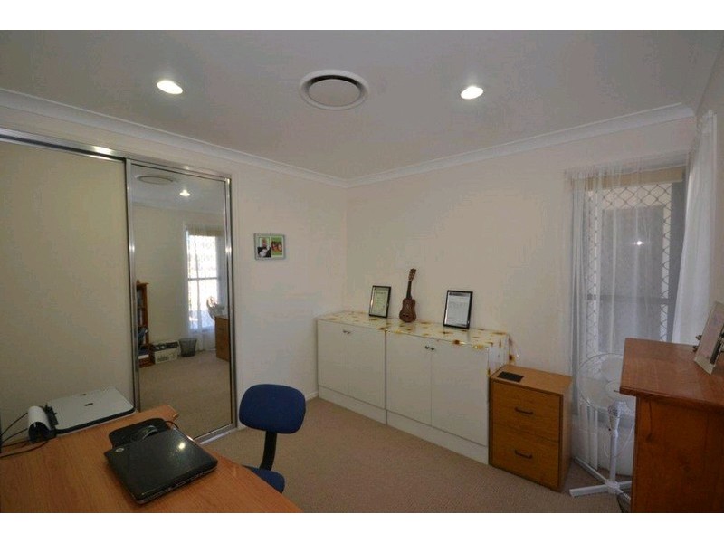 16 Bisdee Street, Coral Cove QLD 4670