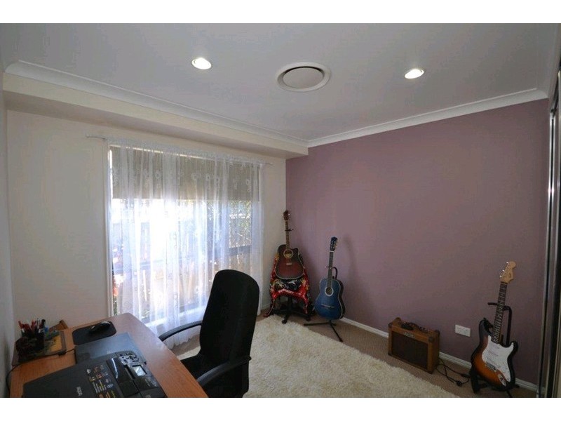 16 Bisdee Street, Coral Cove QLD 4670