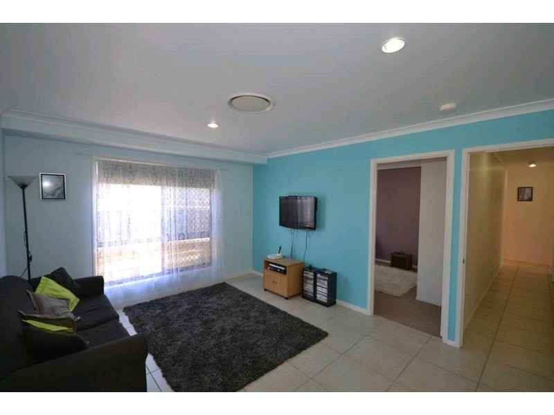 16 Bisdee Street, Coral Cove QLD 4670