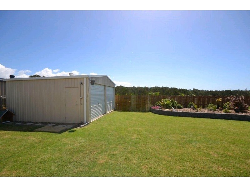 16 Bisdee Street, Coral Cove QLD 4670