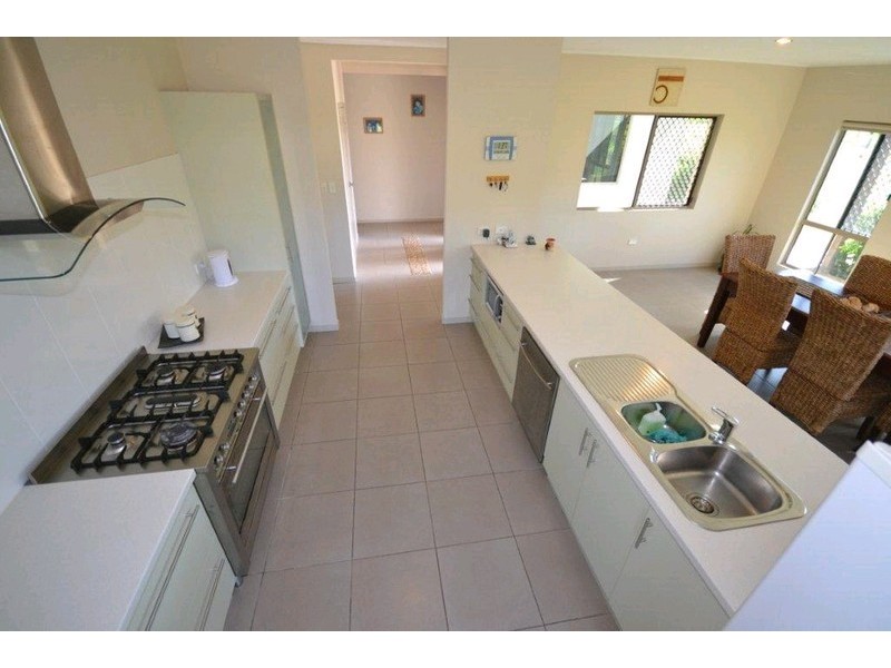 40 Whistler Close, Moore Park Beach QLD 4670