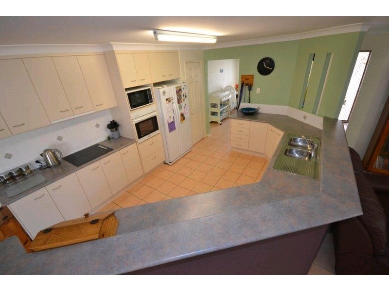 25 Clearview Avenue, Thabeban QLD 4670