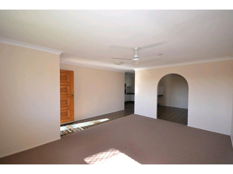 2 Vandenberg Street, Avenell Heights QLD 4670