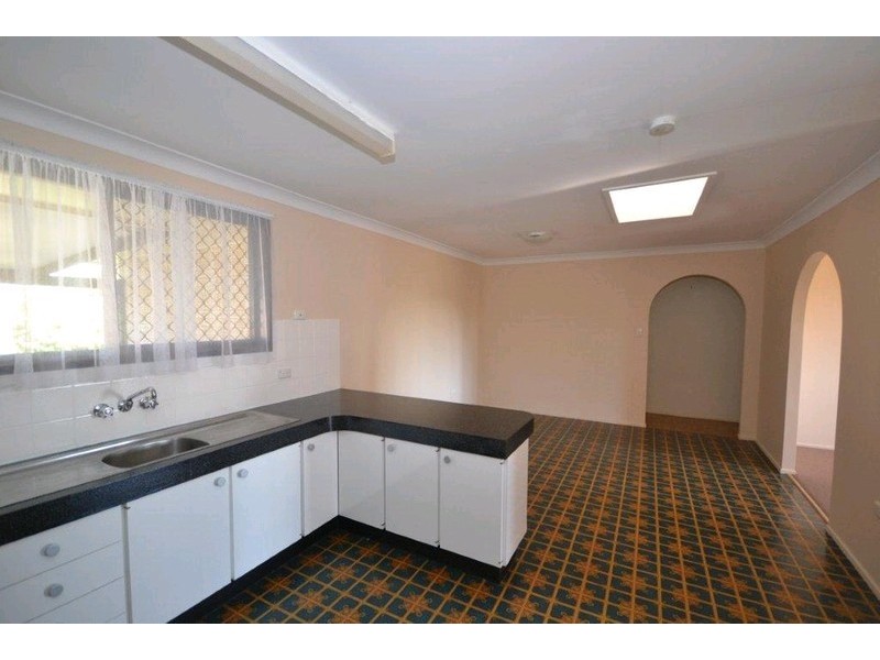 2 Vandenberg Street, Avenell Heights QLD 4670