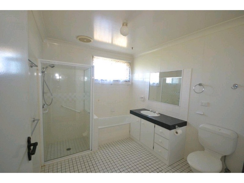 2 Vandenberg Street, Avenell Heights QLD 4670