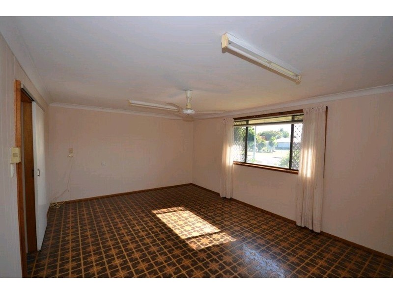 2 Vandenberg Street, Avenell Heights QLD 4670