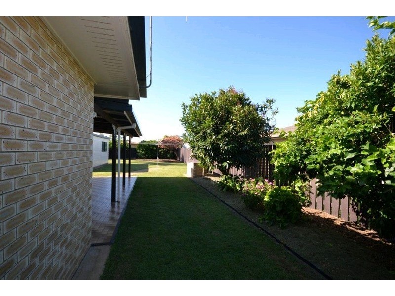 2 Vandenberg Street, Avenell Heights QLD 4670