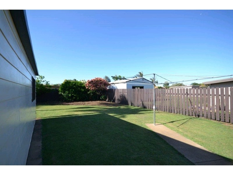 2 Vandenberg Street, Avenell Heights QLD 4670