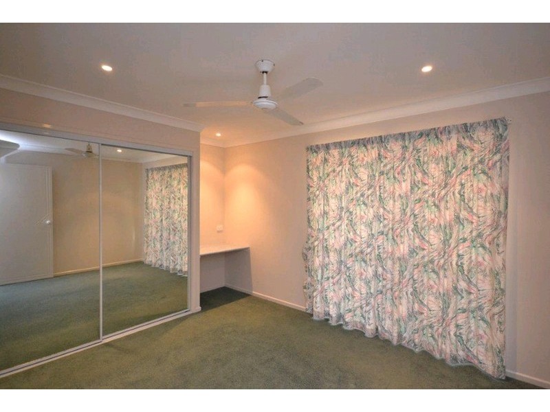 10 Tarni Street, Coral Cove QLD 4670