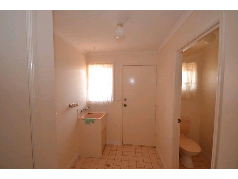 8 Pecton Place, Avenell Heights QLD 4670