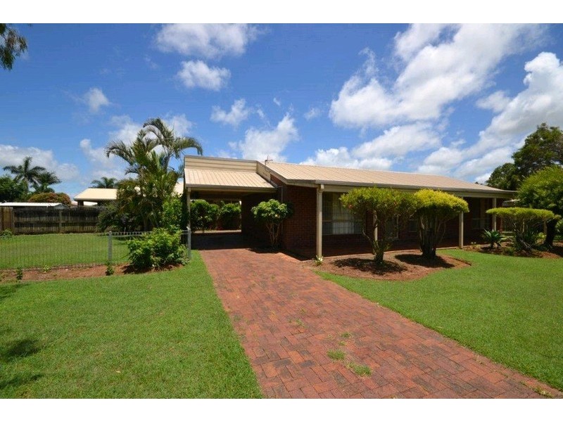 8 Pecton Place, Avenell Heights QLD 4670