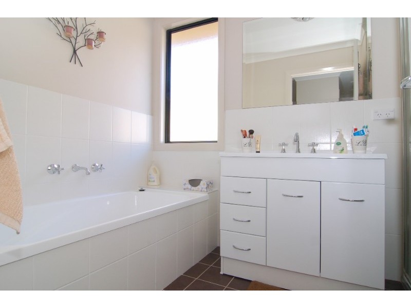 78 Mary Gillespie Avenue, Gungahlin ACT 2912