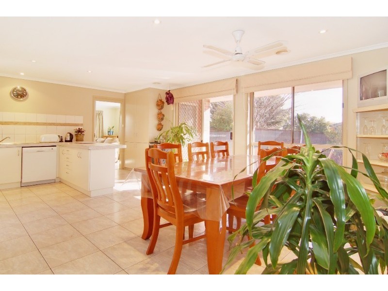 2 Manna Cl, Palmerston ACT 2913