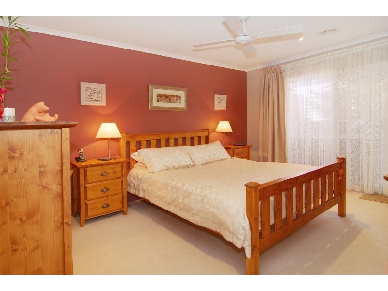 2 Manna Cl, Palmerston ACT 2913