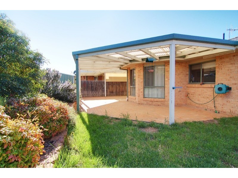 17 Candlebark Crescent, Nicholls ACT 2913