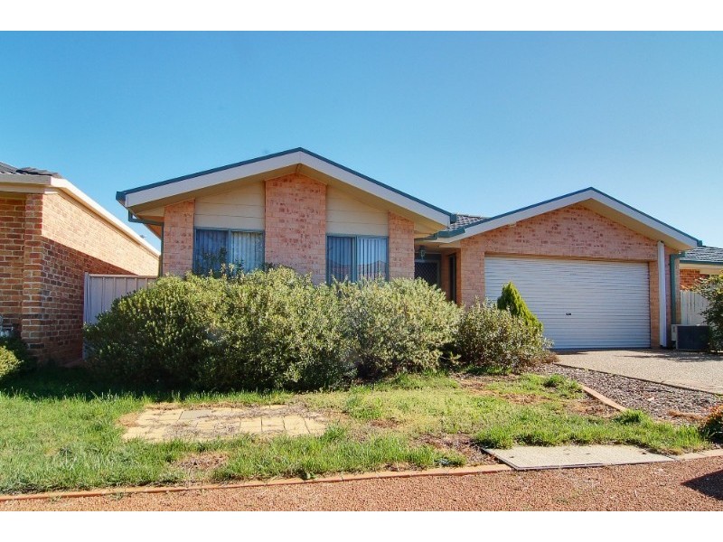 17 Candlebark Crescent, Nicholls ACT 2913