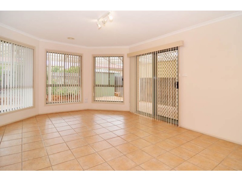 17 Candlebark Crescent, Nicholls ACT 2913