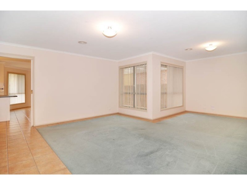 17 Candlebark Crescent, Nicholls ACT 2913