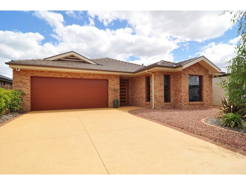 42 Mary Kitson Street, Watson ACT 2602