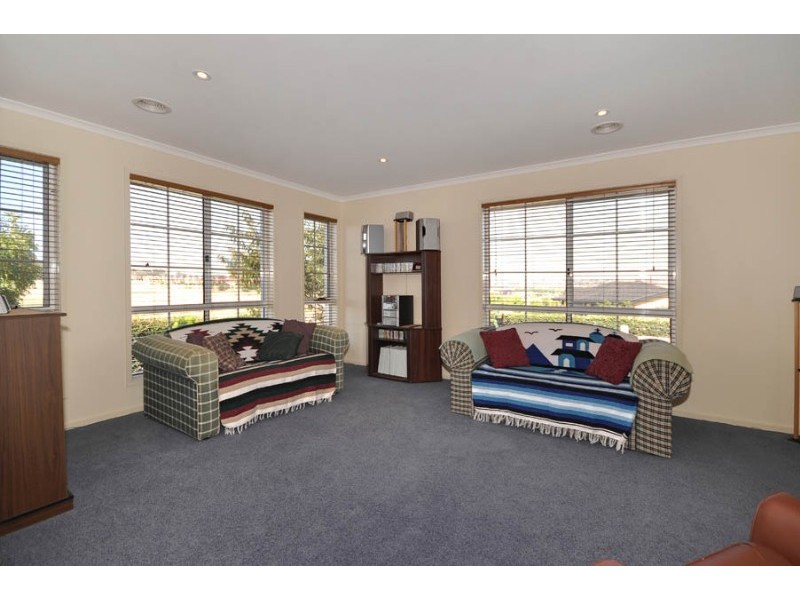 33 Delma View, Gungahlin ACT 2912