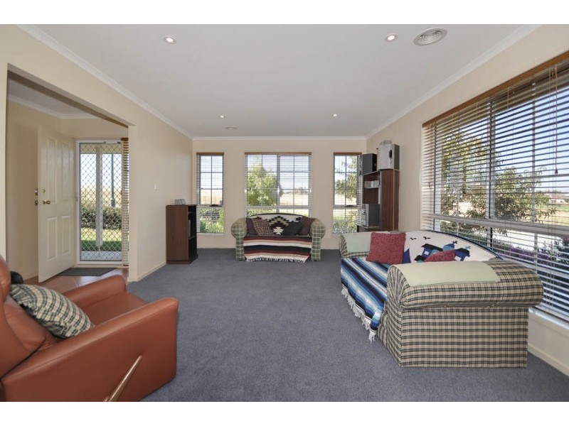 33 Delma View, Gungahlin ACT 2912