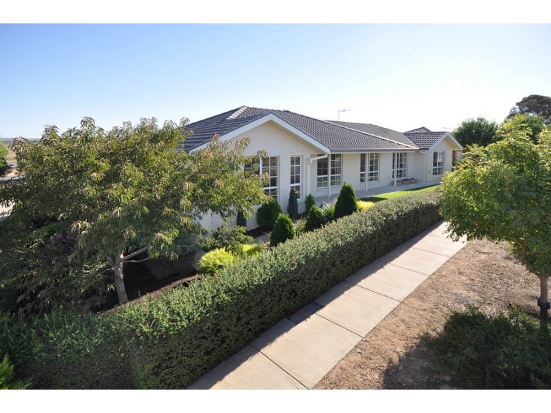 33 Delma View, Gungahlin ACT 2912