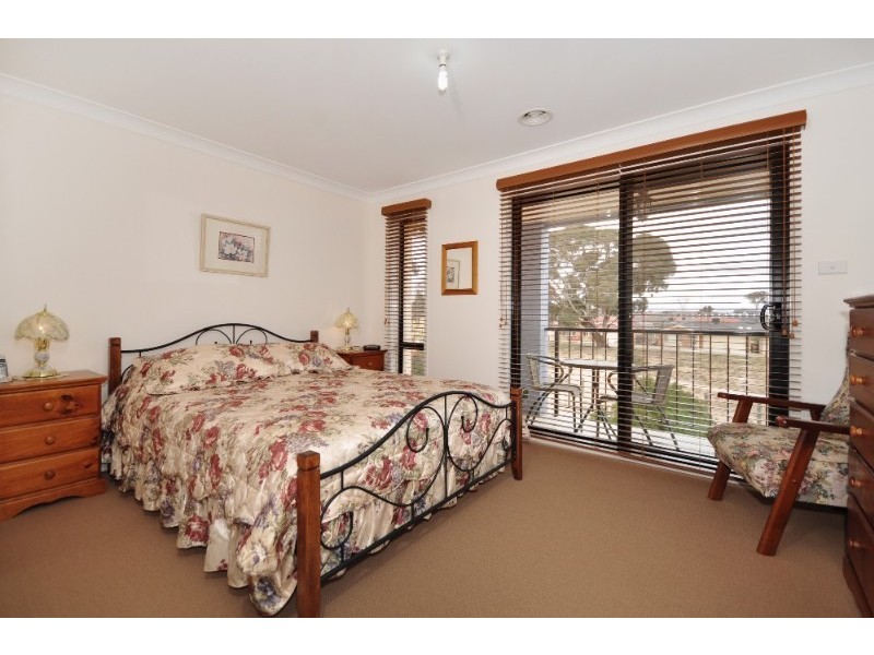 74 Hanrahan Crescent, Dunlop ACT 2615