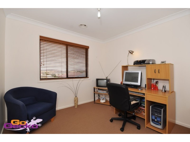 74 Hanrahan Crescent, Dunlop ACT 2615