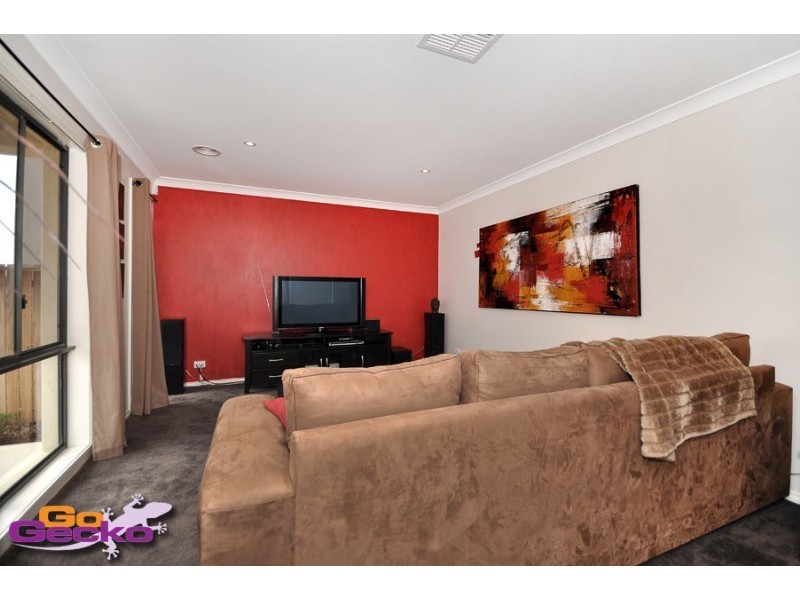 24 Glow Worm Grove, Harrison ACT 2914