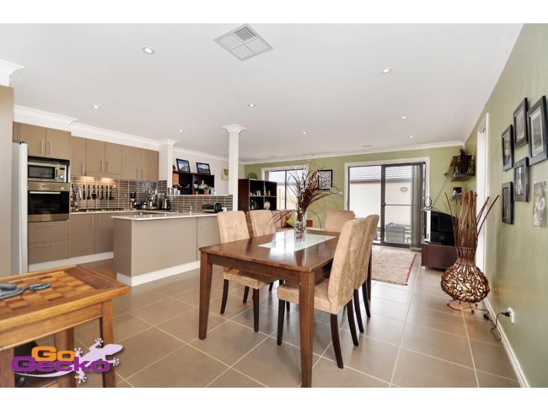 24 Glow Worm Grove, Harrison ACT 2914