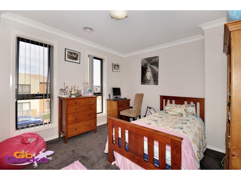 24 Glow Worm Grove, Harrison ACT 2914